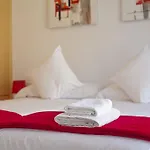 Apartment Charmsuites Paralel *