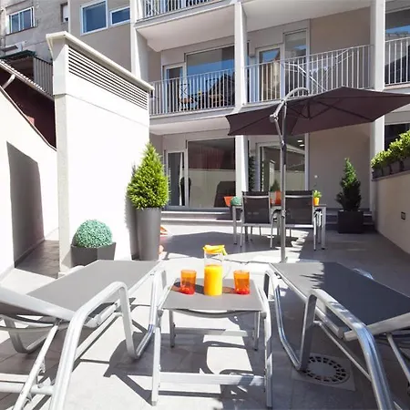 Charmsuites Paralel