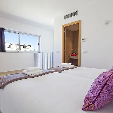 Charmsuites Paralel Apartmán