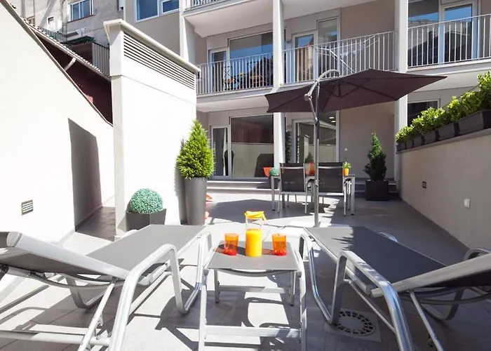 Charmsuites Paralel