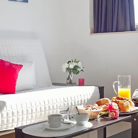 Charmsuites Paralel *